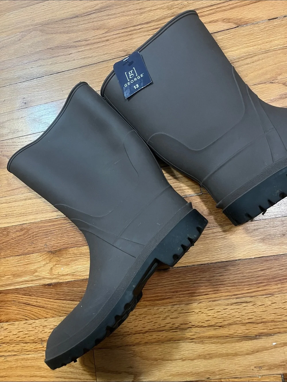 Classic Waterproof dairy Boot in Taupe